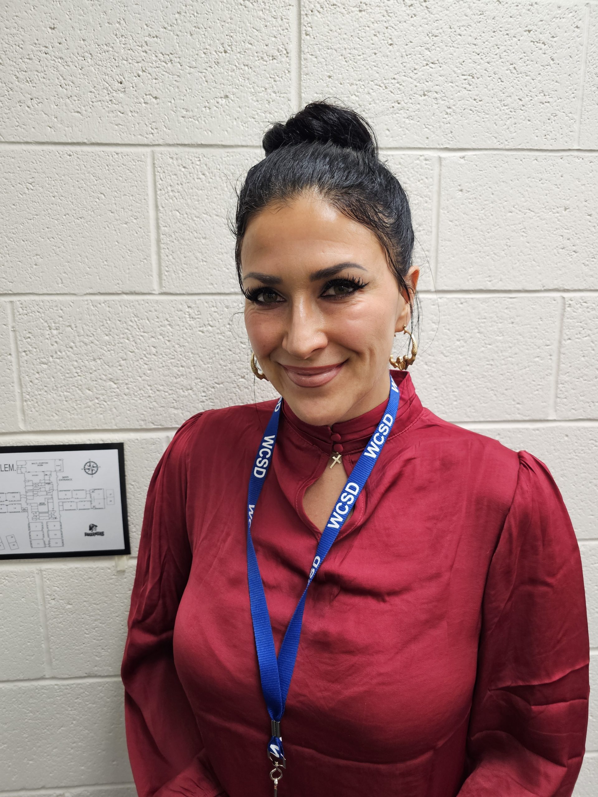 Sari De La Cerra : School Psychologist