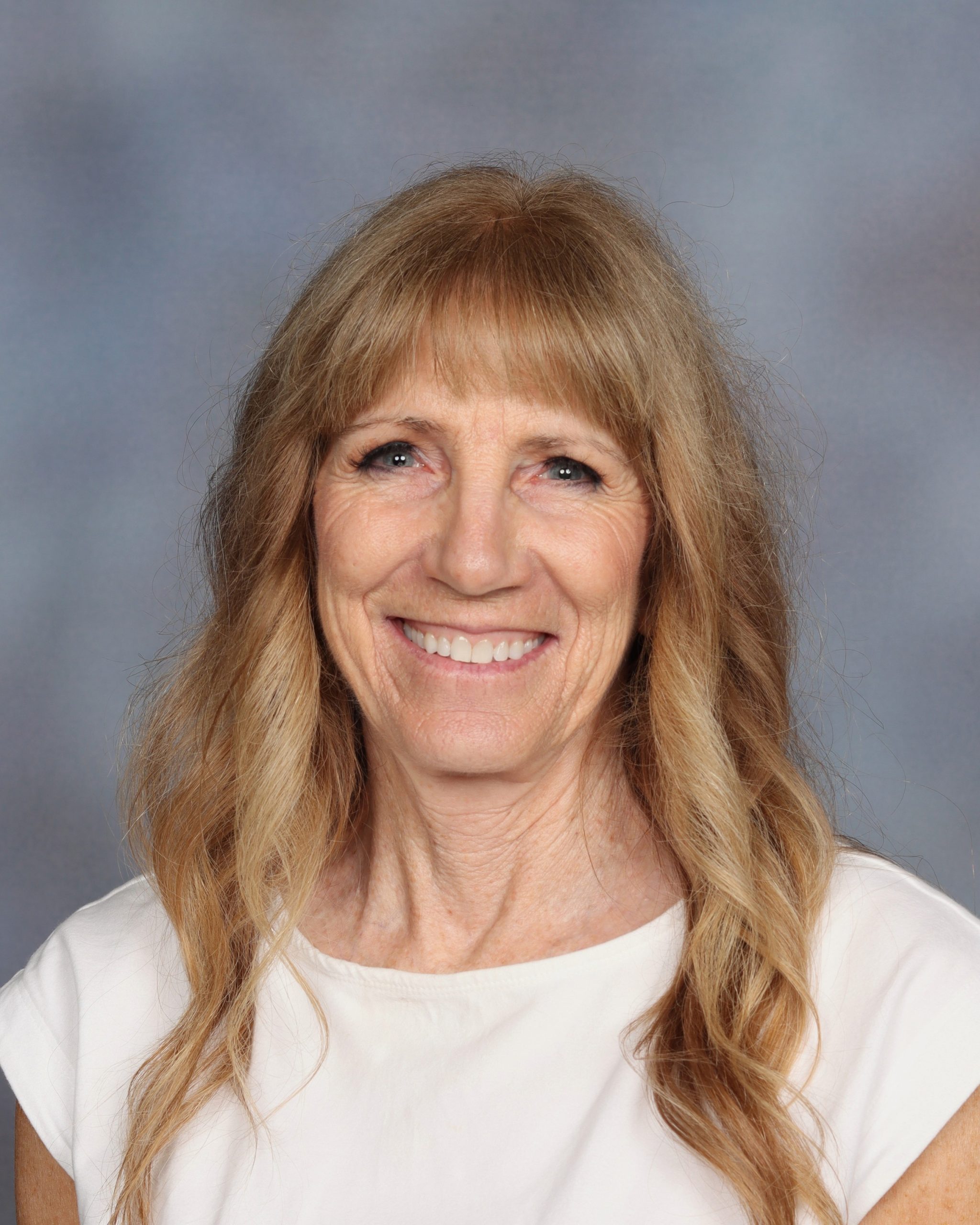 Linda Heikkila : Choir Director