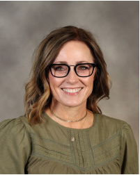 Jennifer Lyman : ELA Teacher (8-9) / Student Council Adviser