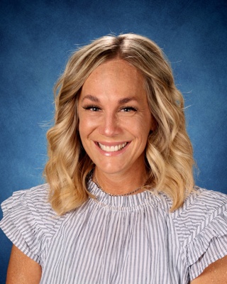 Kimber Uluave : Fourth Grade Teacher