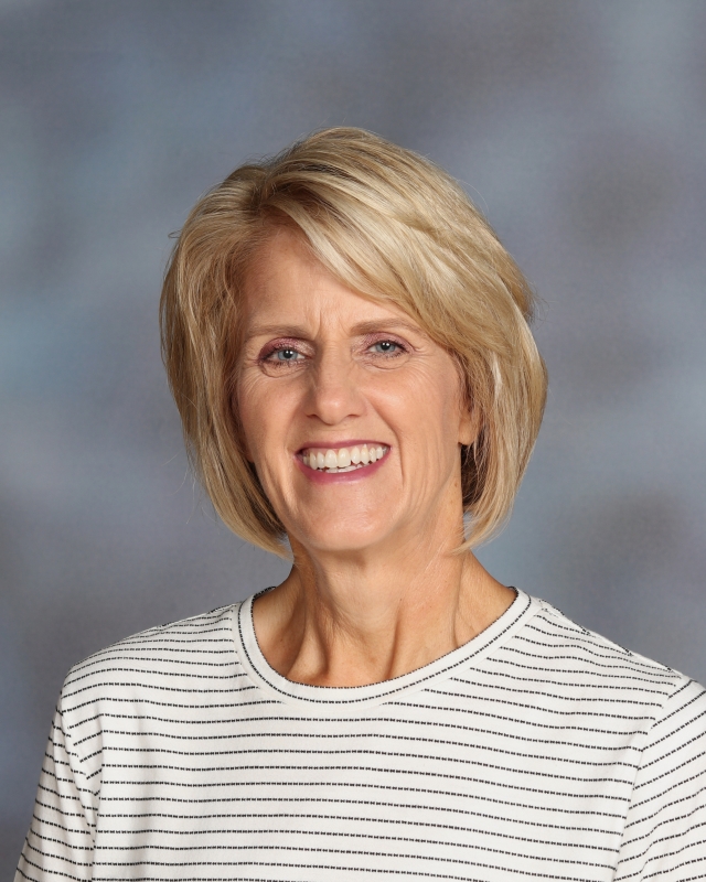 Kelly Hansen : Registrar