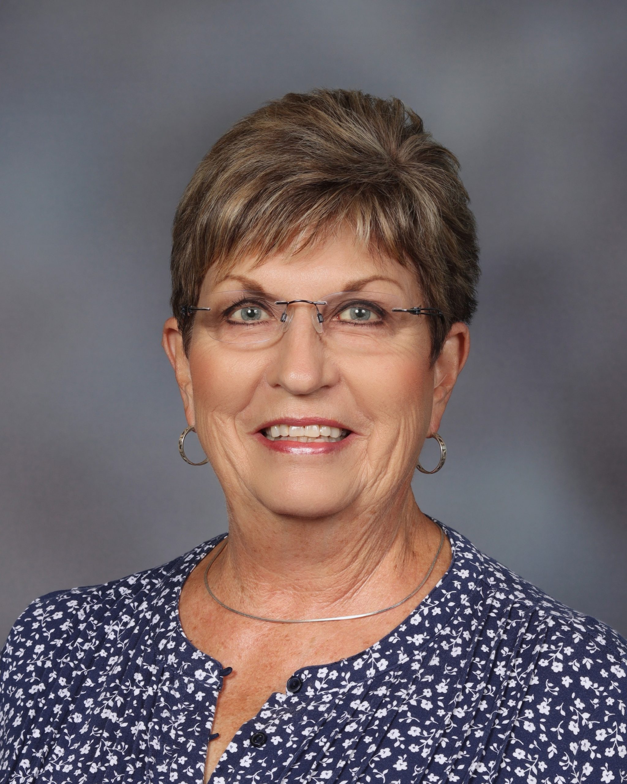 Naunie Nelson : Assistant Media Specialists
