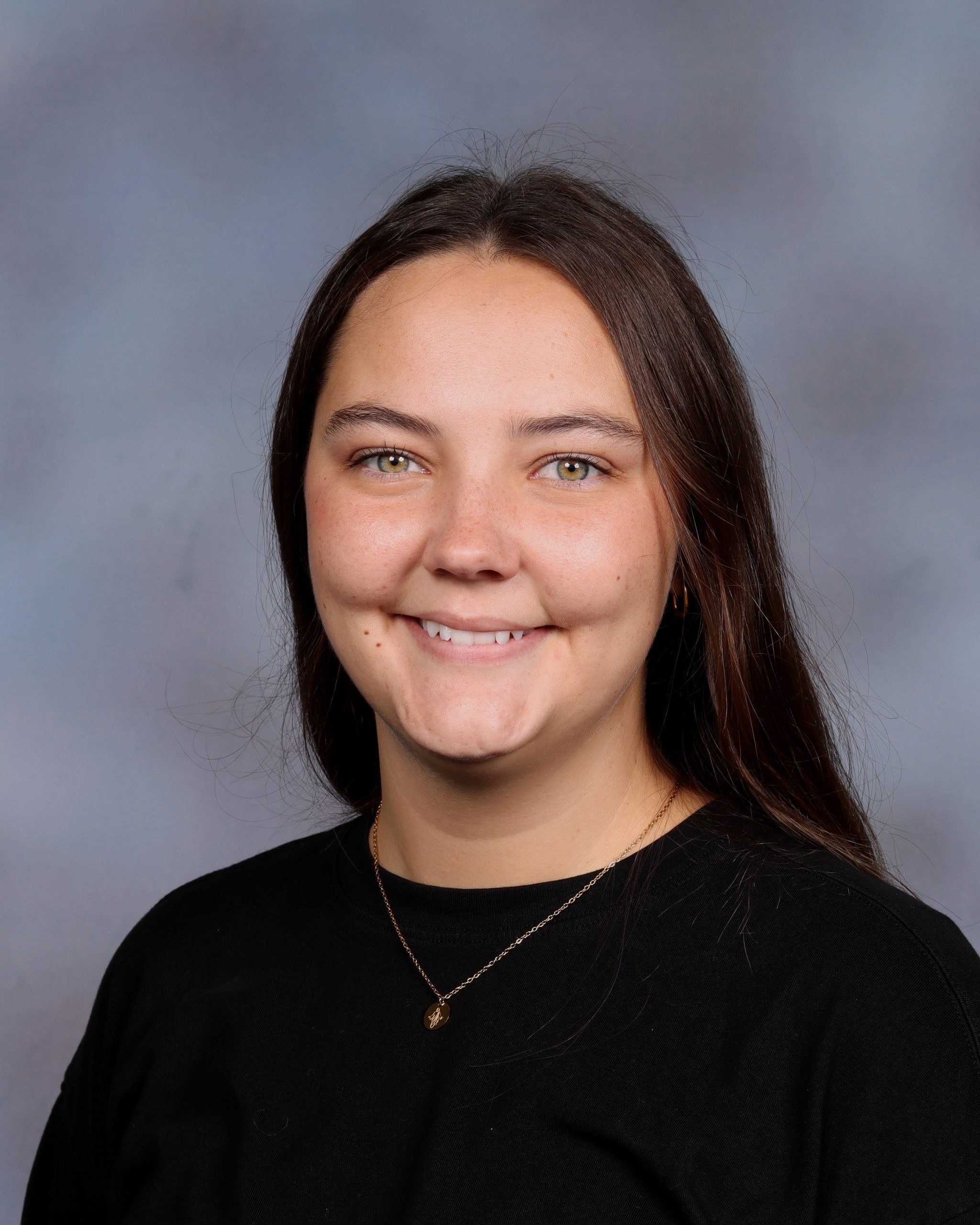 Lily Schneiter : ESL Aide