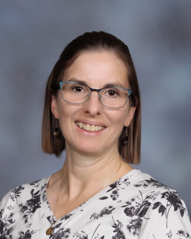 Nicola Gonzalez : Kindergarten Teacher