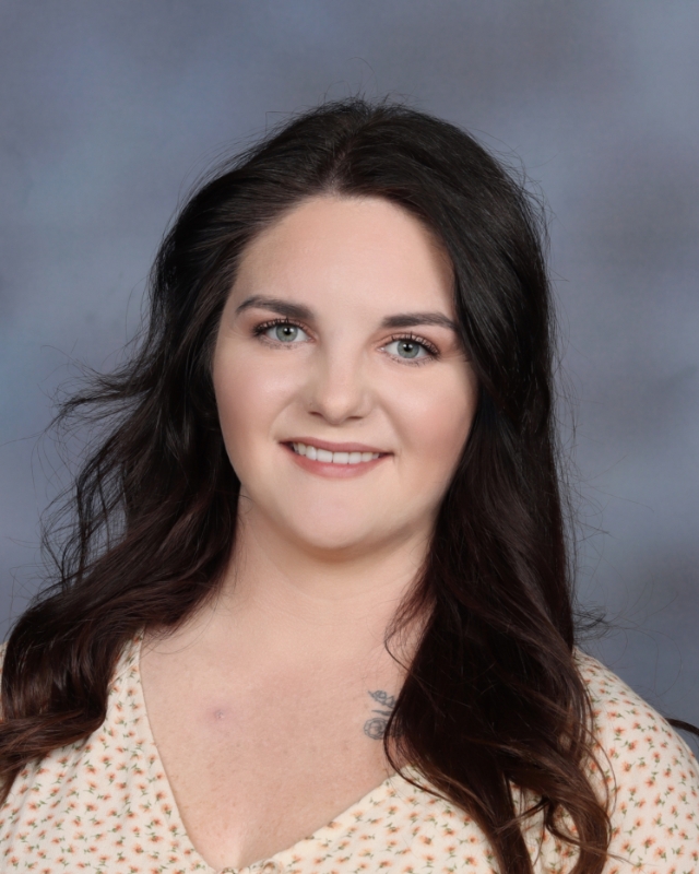 Aspen Holliday : Art Teacher