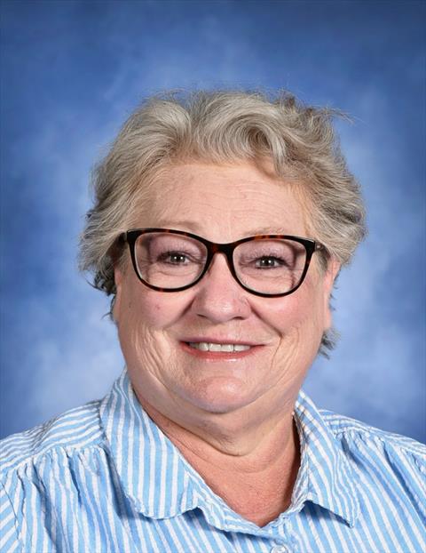 Cindy McNeel : Teacher