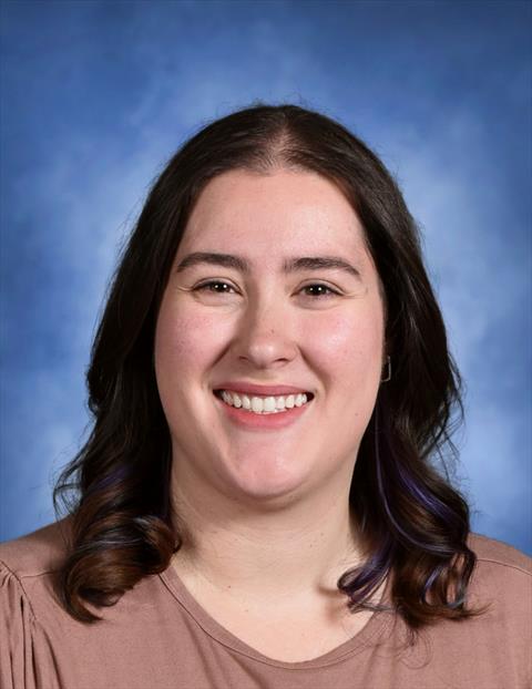 Hailey Boelter : Teacher