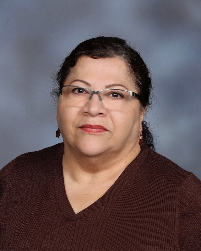 Mayra Borjas : Paraprofessional