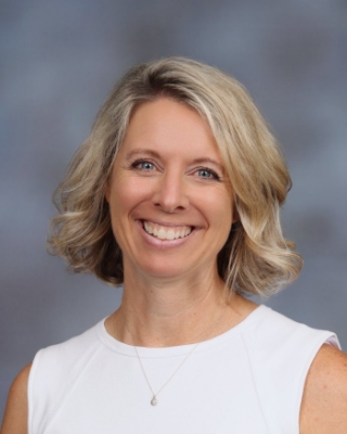 Kelly Lundberg : Speech Language Pathologist