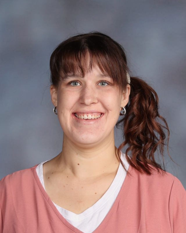 Taylor Heki : Pre School Paraprofessional