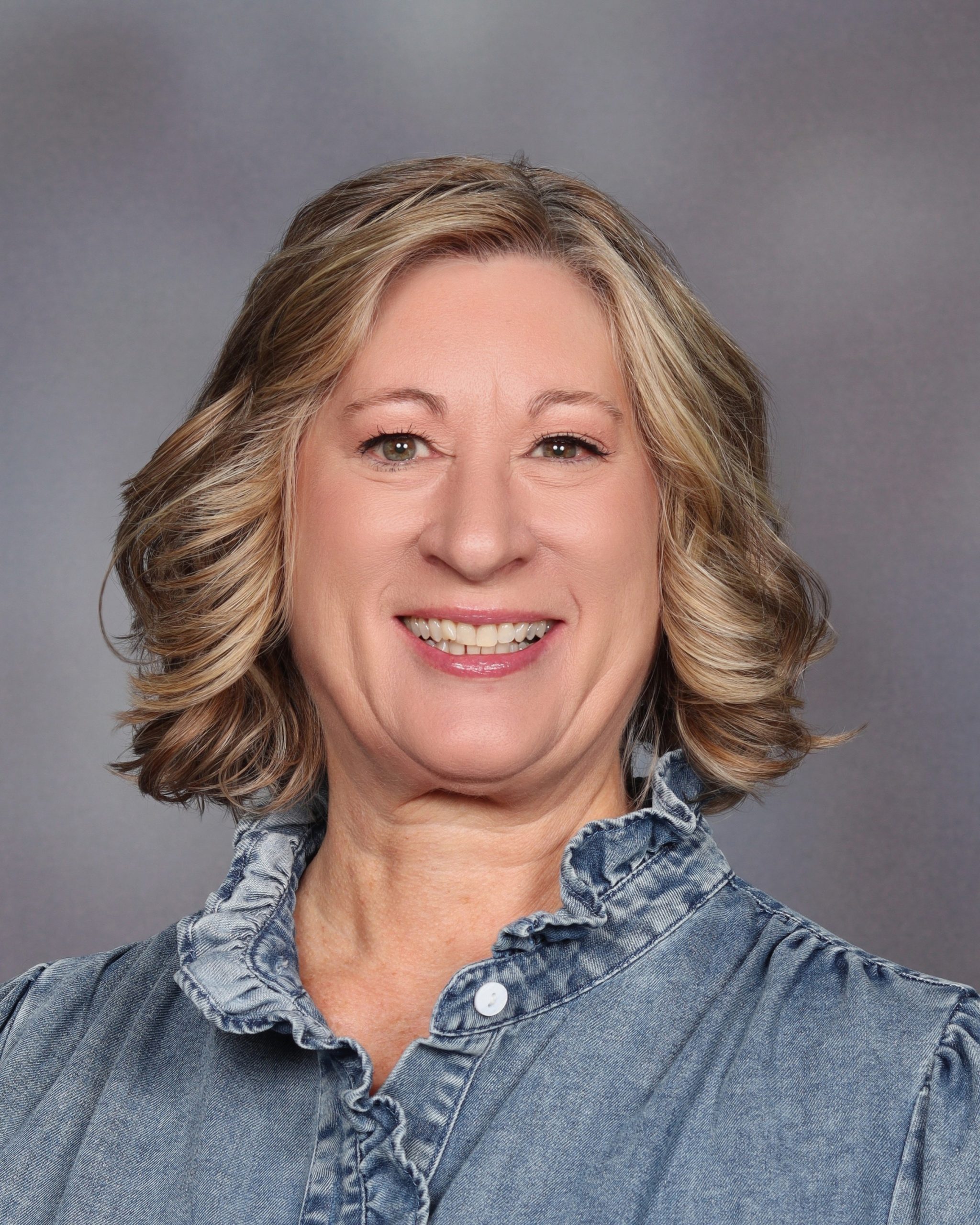 Brenda Crowley : First Grade Paraprofessional