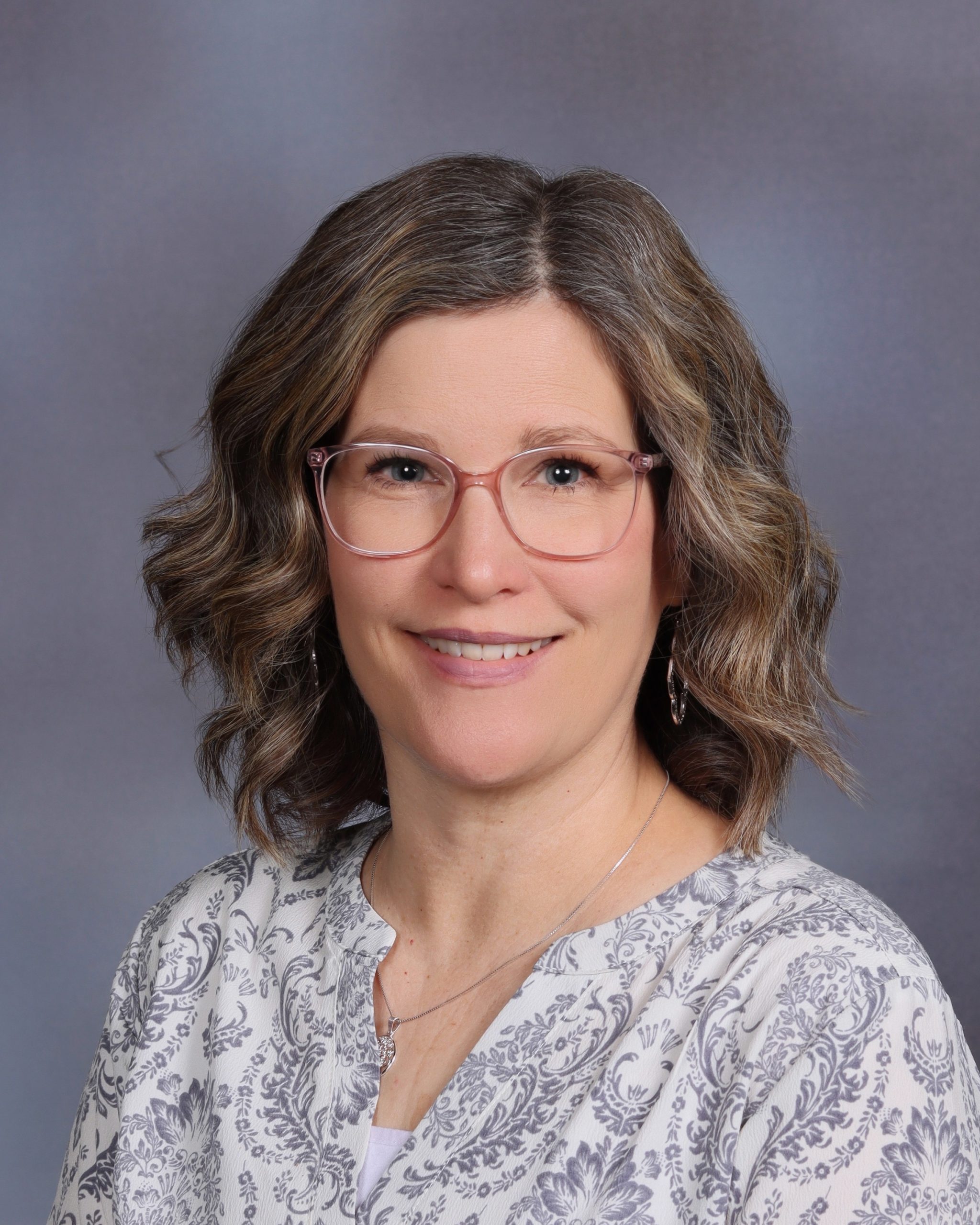 Alysia Thiriot : Library Aide