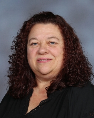 Becky McNeil : Counselor / Grades 7 - 9